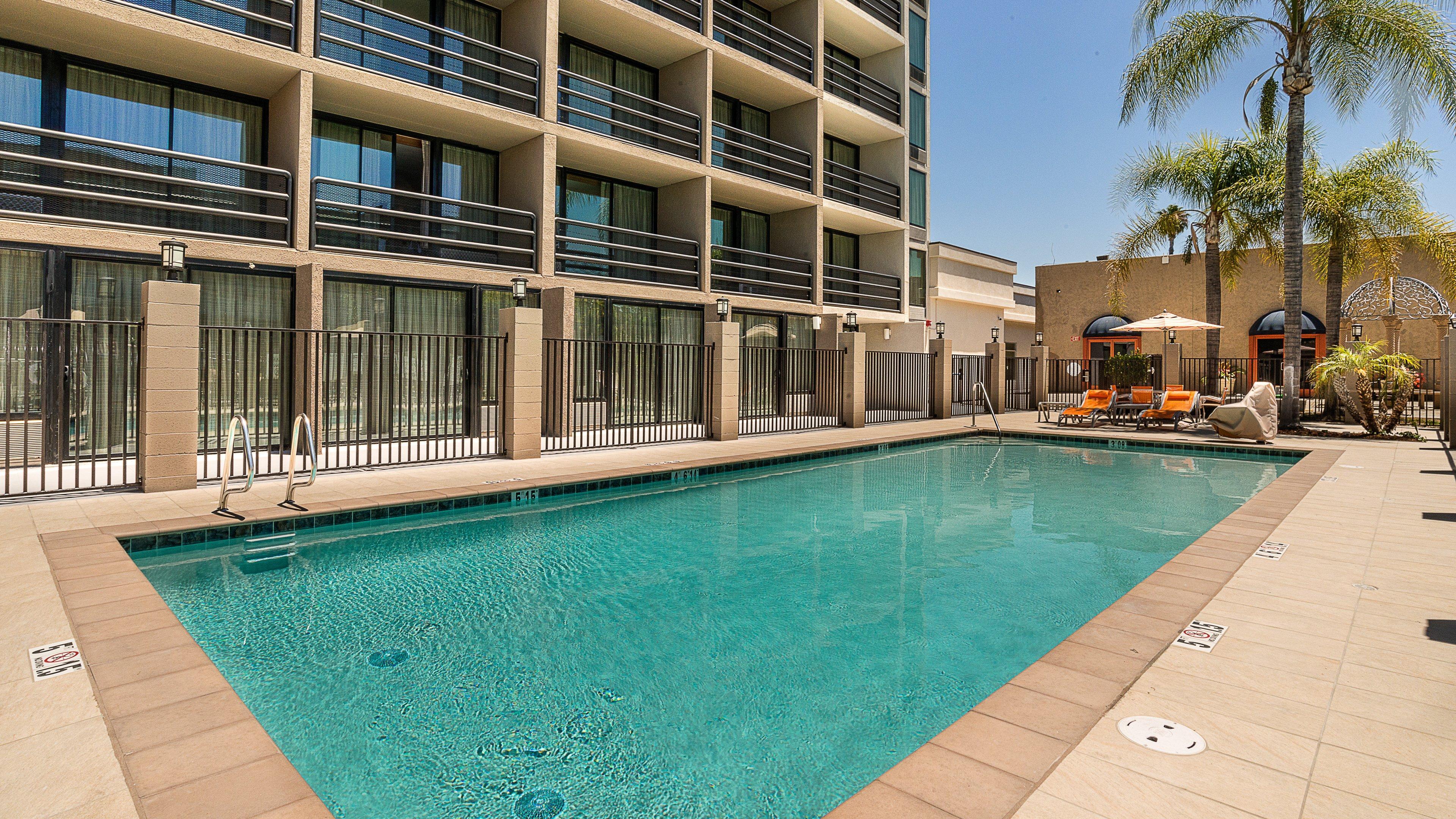 Holiday Inn Express Fullerton-Anaheim, an IHG Hotel Exterior foto