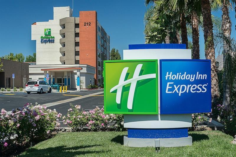 Holiday Inn Express Fullerton-Anaheim, an IHG Hotel Exterior foto
